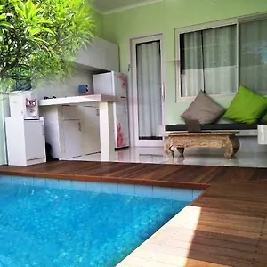 https://bali-paradise-suites.hotelsseminyak.net